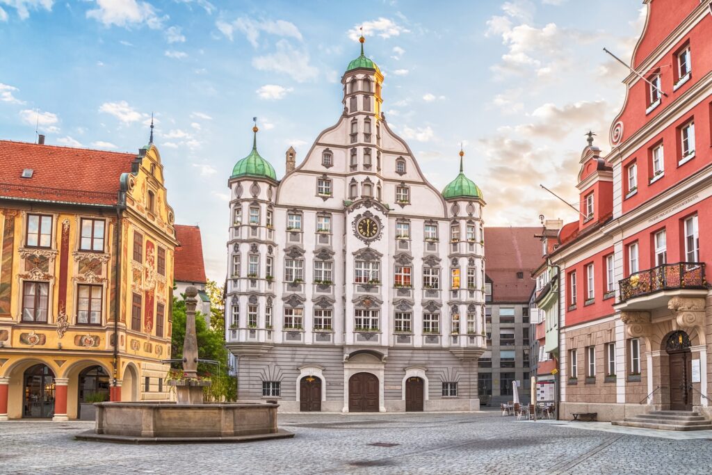 Innenstadt einer deutschen Stadt - Symbol für regionales Marketing und lokale Sichtbarkeit mit QMAX Local+.